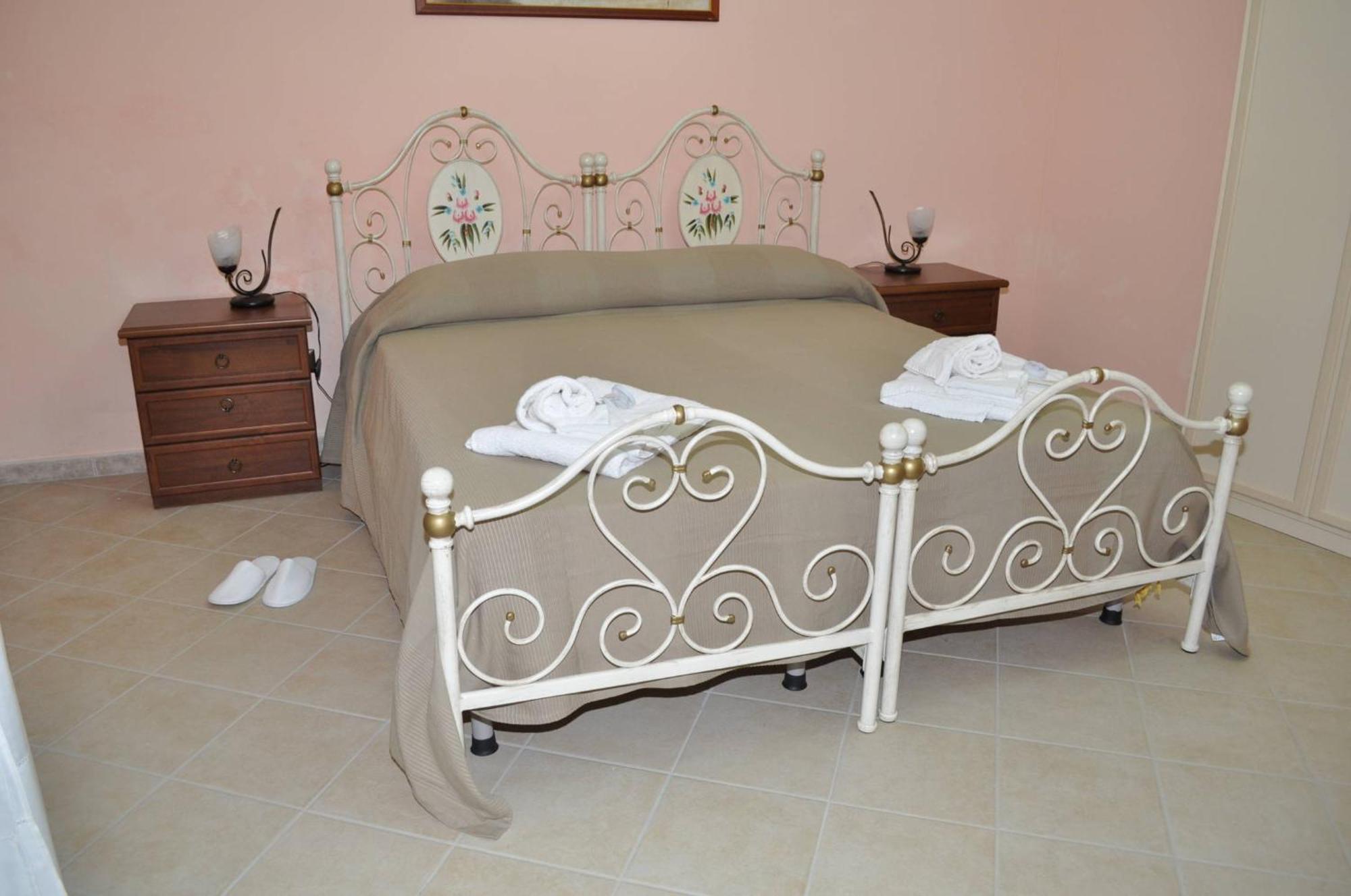 Case Albergo Al Cortiletto Ликата Екстериор снимка