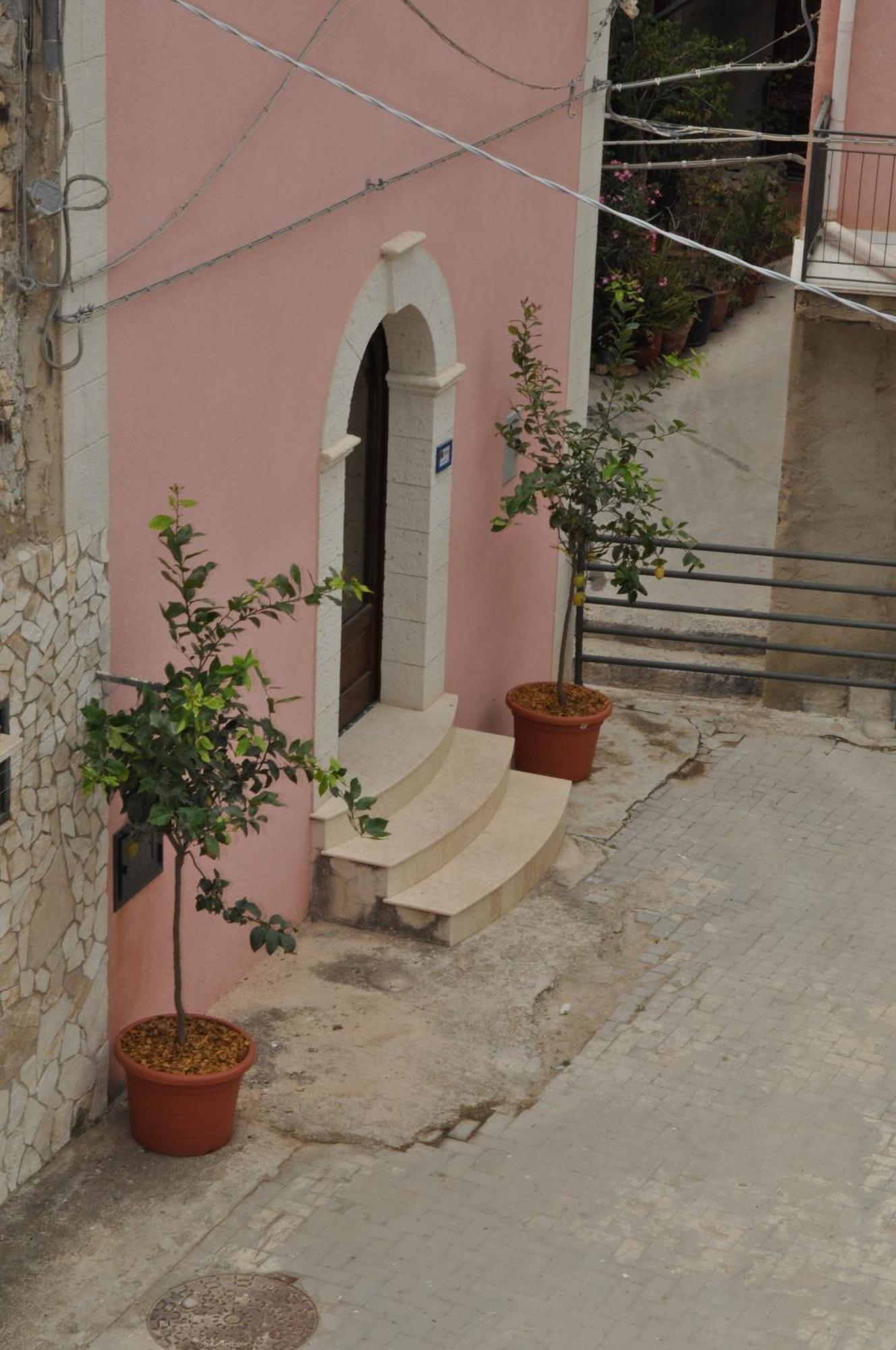 Case Albergo Al Cortiletto Ликата Екстериор снимка