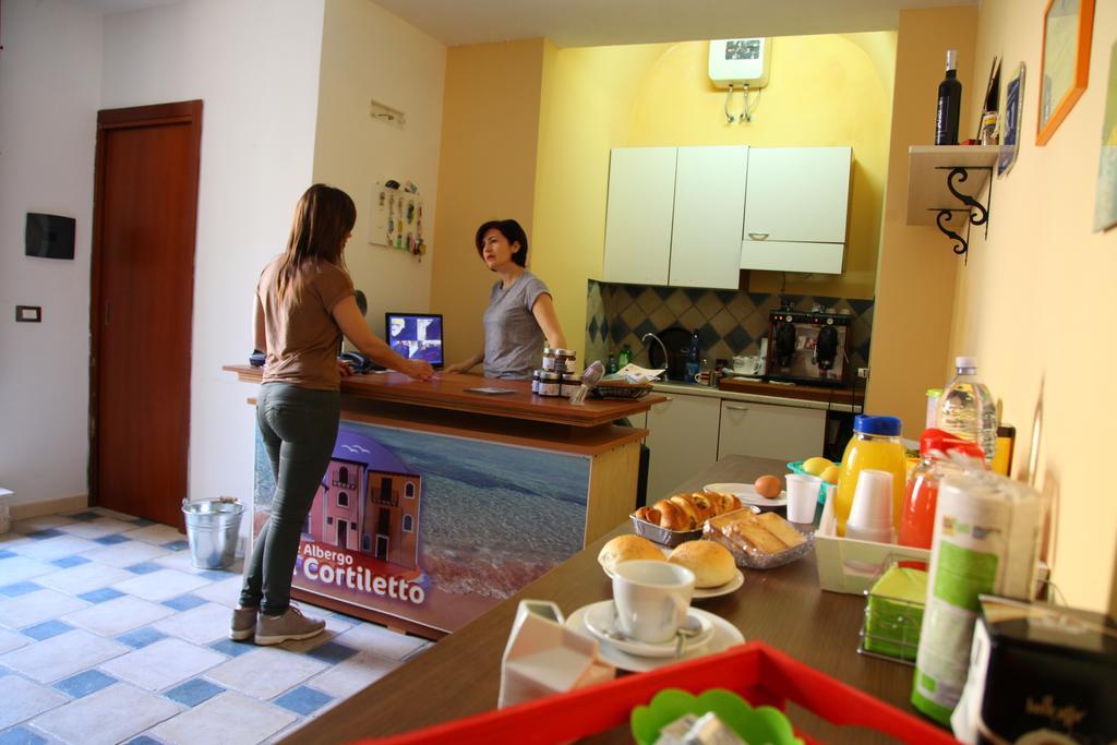 Case Albergo Al Cortiletto Ликата Екстериор снимка