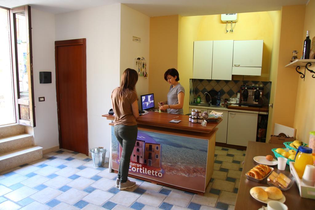 Case Albergo Al Cortiletto Ликата Екстериор снимка