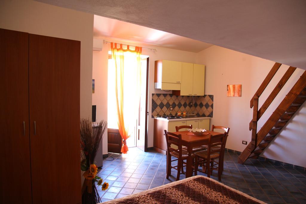 Case Albergo Al Cortiletto Ликата Екстериор снимка