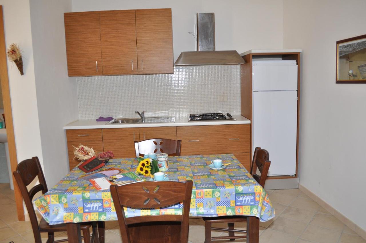 Case Albergo Al Cortiletto Ликата Стая снимка