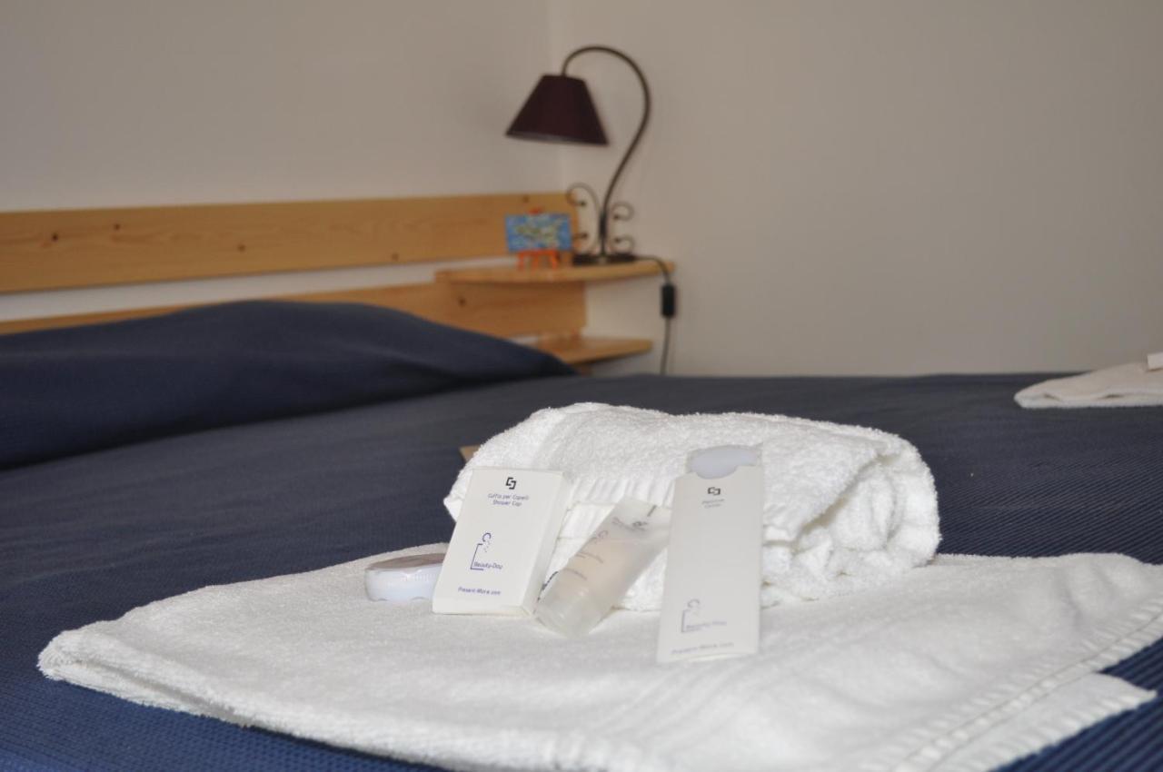 Case Albergo Al Cortiletto Ликата Стая снимка